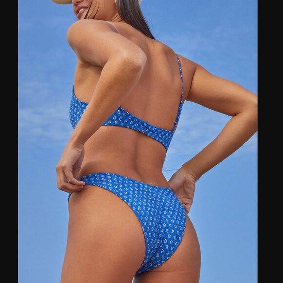 NWT XL PacSun Blue Floral California Scoop High Cut Bikini Bottom - Picture 1 of 9